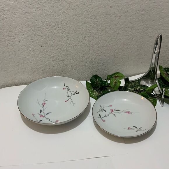 2 Cherry Blossom Fine China 1067 Japan 1 large Bowls 9 1/8"  1 salad bowl 7.5”G6 - Picture 2 of 12